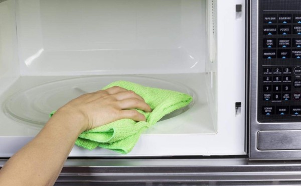 Cómo limpiar un microondas sin productos químicos tóxicos
