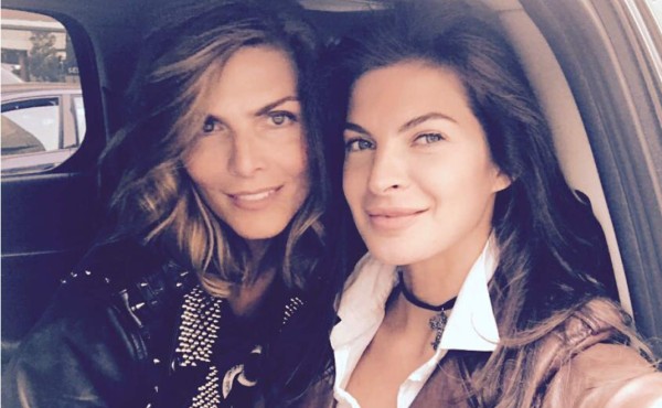 Montserrat Oliver presume a su novia con una foto desnuda