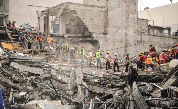Suben a 331 los muertos por terremoto del 19 de septiembre en México