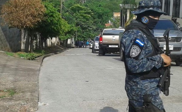 La colonia Los Alpes de Tegucigalpa fue cerrada por la Policía.