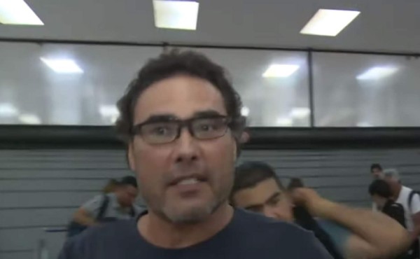 Eduardo Yáñez vuelve a confrontarse con periodista (VIDEO)