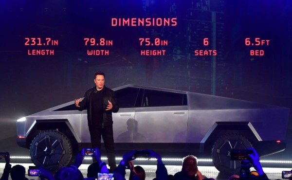 Cybertruck: El cristal 'irrompible' de Tesla se rompe en plena presentación