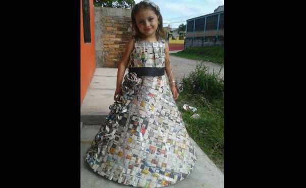 Niños enamoran con su desfile en Santa Rosa de Copán