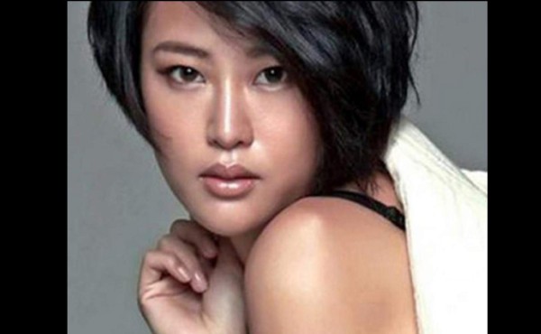 Modelo muere ahogada en sesión de fotos bajo el agua