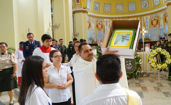 Miles de católicos en San Pedro Sula rinden honor a la virgen de Suyapa