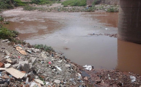 Hallan cadáver de un hombre en un río en Tegucigalpa
