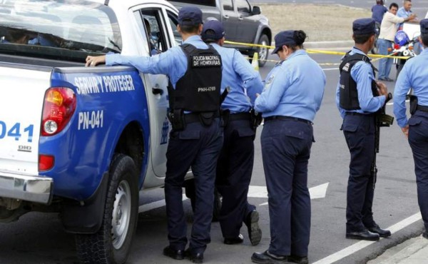 Policía inicia vigilancia afuera de bancos y centros comerciales de San Pedro Sula