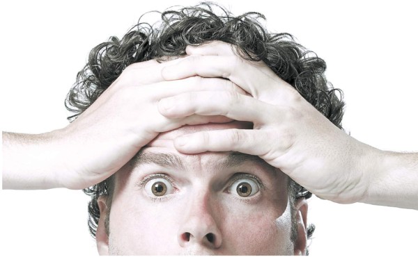 Joven bisexual con problemas de adicción