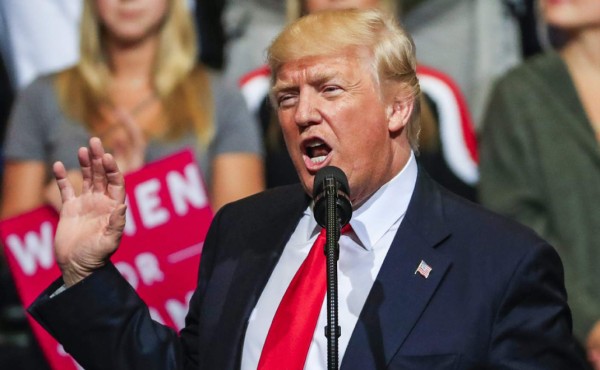 Trump pide que se ponga el foco en Obama al investigar la injerencia rusa