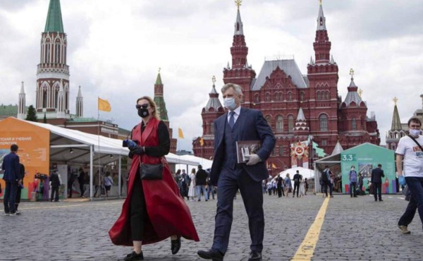 Rusia reporta más de 10,000 muertos por Covid-19