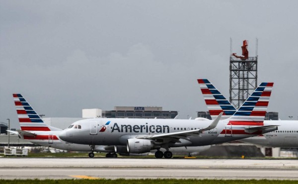 UE vuelve a imponer restricciones a viajes no esenciales desde EEUU