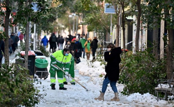 Madrid sigue paralizada tras la histórica nevada