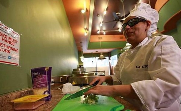 Una chef invidente abre restaurante en Chicago