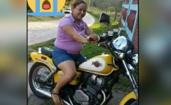 Mujer gana L1,000 en un juego de naipes y un hombre la mata a puñaladas