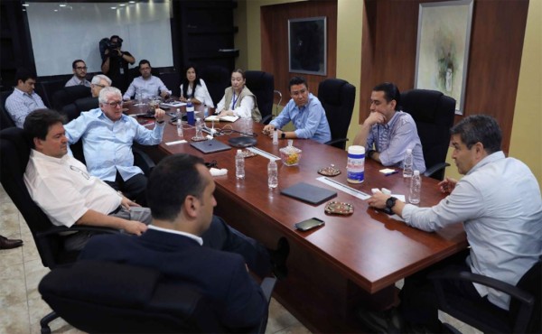 Gobierno, banca y telecomunicaciones se reúnen ante impacto del coronavirus