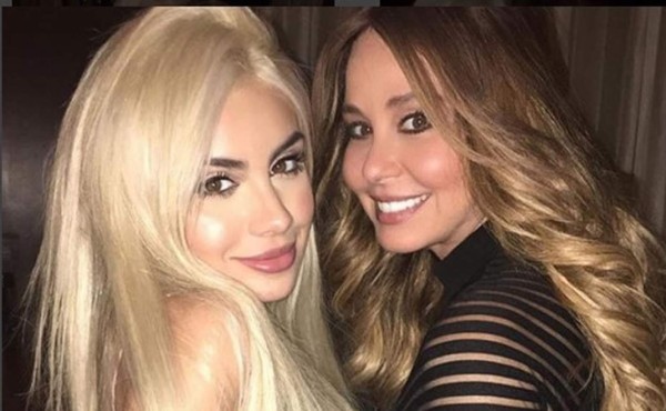 Alexa Dellanos vuelve a pecar