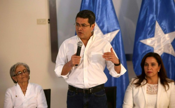 El presidente Juan Orlando Hernández Alvarado durante su anuncio este miércoles en Tegucigalpa.