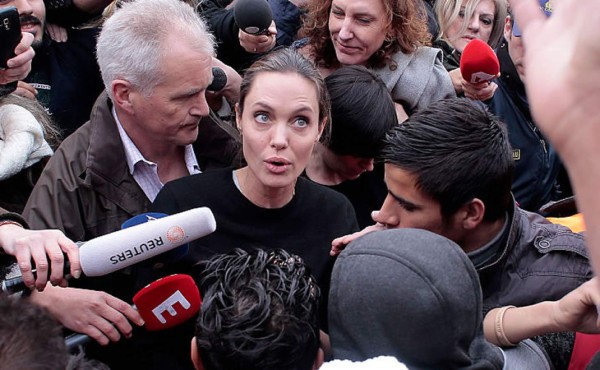 ¿Angelina Jolie adoptó un nuevo niño?