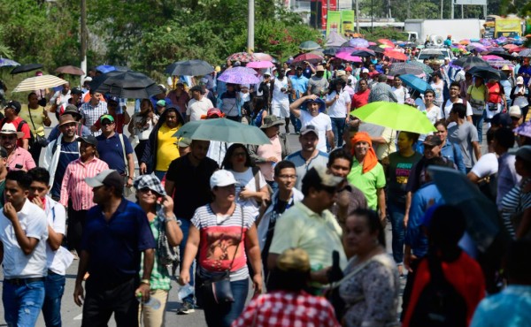 Maestros convocan a un 'paro' en Honduras pese a advertencias del Gobierno