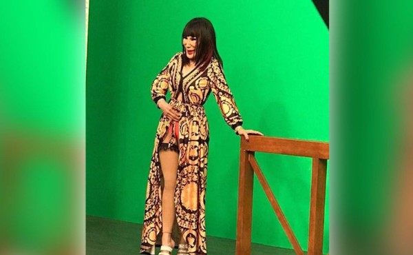 Lyn May muestra su nuevo rostro tras someterse a su cirugía número 100