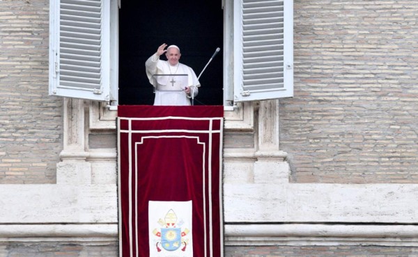 El papa Francisco denuncia que las mafias están explotando la pandemia