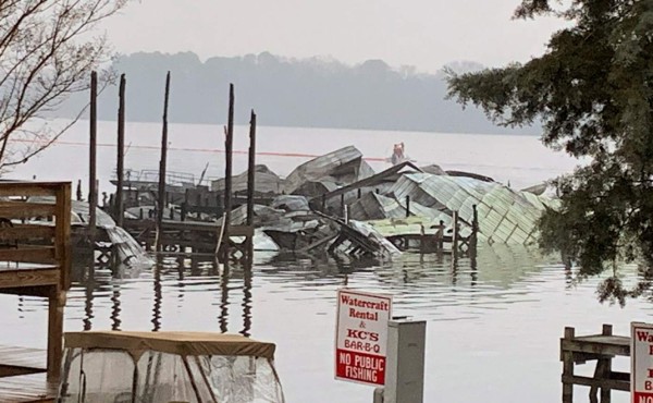 Mueren ocho personas en incendio de un puerto en el sureste de EEUU