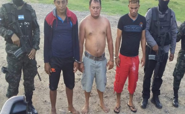 Detienen a tres hombres con supuesta cocaína en Choluteca