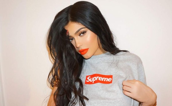 Kylie Jenner está por ser la más rica de su familia  