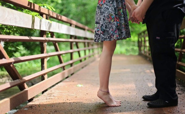 Se fija en la ex de un pariente