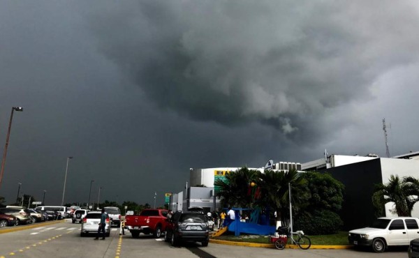 Neblina, lluvias y fuertes vientos pronostican para este lunes en Honduras