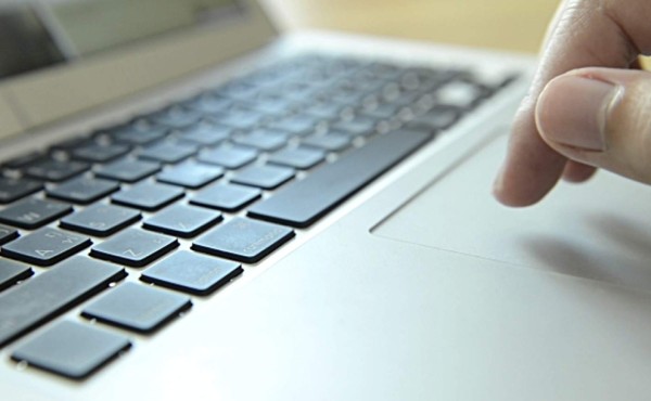 Recibe carta de su padre dos años después de muerto