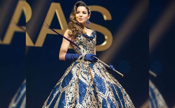 Miss Honduras Vanessa Villars destaca en desfile previo al Miss Universo 2018