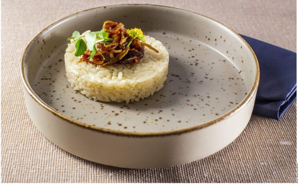 Arroz cremoso con cebolla caramelizada