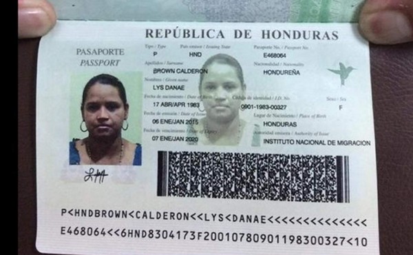Detienen a mujer con dólares adheridos a su cuerpo en el aeropuerto