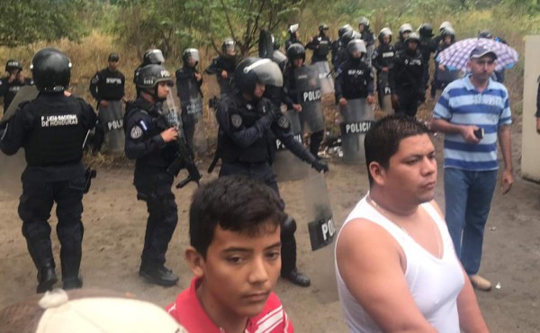 Desalojan familias de asentamientos informales en San Pedro Sula