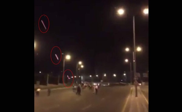 Cientos de manifestantes corren para escapar de la muerte en Turquía durante un intento de Golpe de Estado.