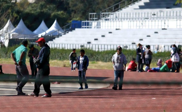 Criminales se infiltran en caravanas migrantes que van a EEUU  