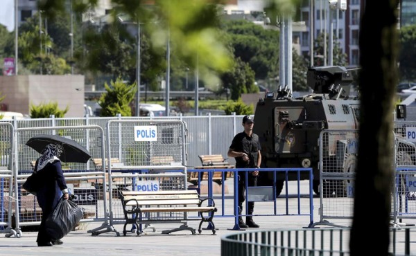 Policía turca mata a cinco supuestos miembros del Estado Islámico