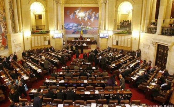 Diputados de Colombia aprueban participación política de las FARC