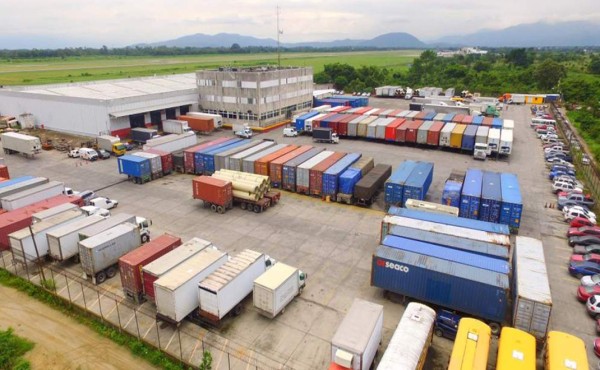 Cierran aduana La Mesa tras daños producidos por Eta