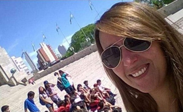 Suspenden a maestra por burlarse del examen de una alumna en Facebook