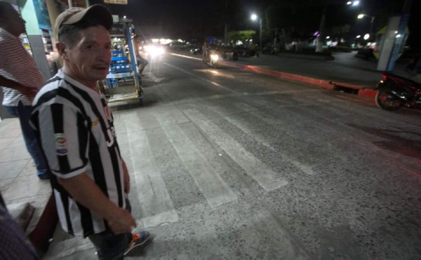 Hondureño: 'Hay que aprovechar que el río está pachito para pasar caminando”