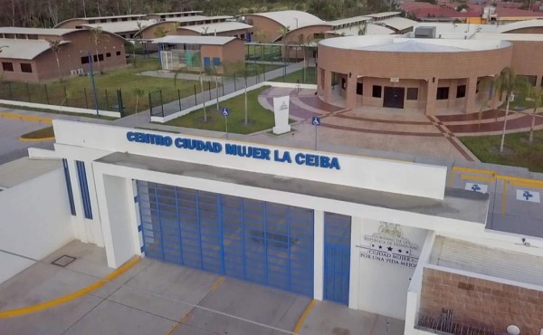 Gobierno inaugura centero Ciudad Mujer en La Ceiba