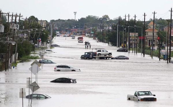 Harvey también atrapa a indocumentados en Arizona