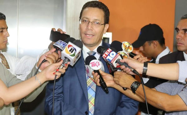 Sustrajeron millones de banco de los Rosenthal tras anunciar liquidación