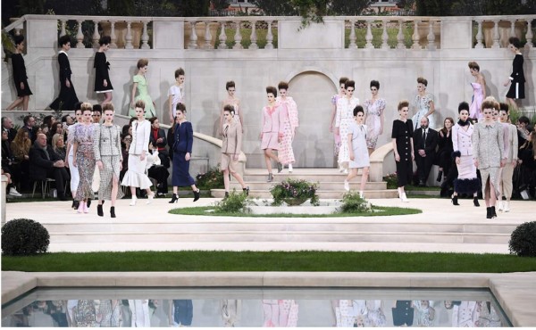 Karl Lagerfeld, ausente del desfile de Chanel en París por 'cansancio'