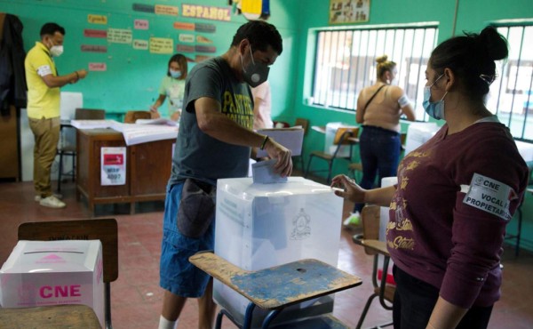 Hondureños, con incertidumbre por un supuesto fraude con miras a las elecciones