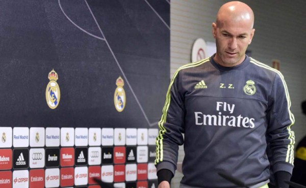 Zidane esquiva preguntas sobre maletines para incentivar al rival del Barça