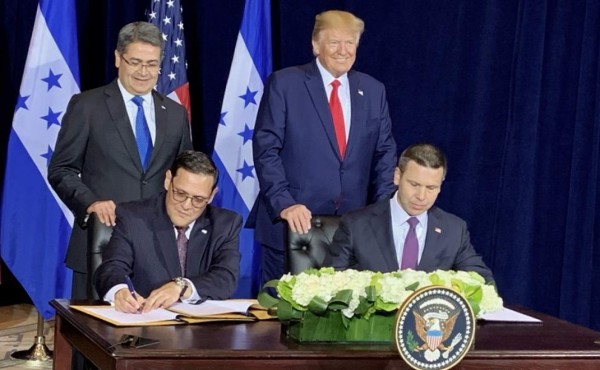 Honduras y Estados Unidos firman histórico acuerdo migratorio