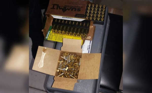 Hallan municiones ocultas en comida para perros en La Ceiba